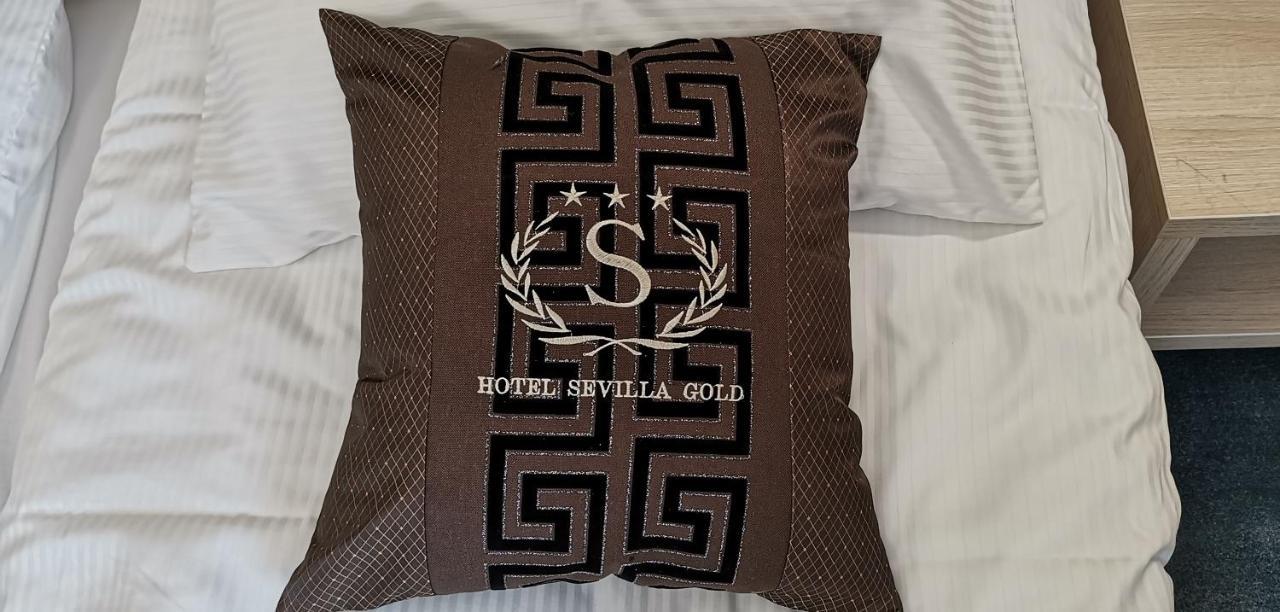 Hotel Sevilla Gold Leczeszyce Exterior foto